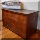 F82. Antique blanket chest with 2 drawers. 